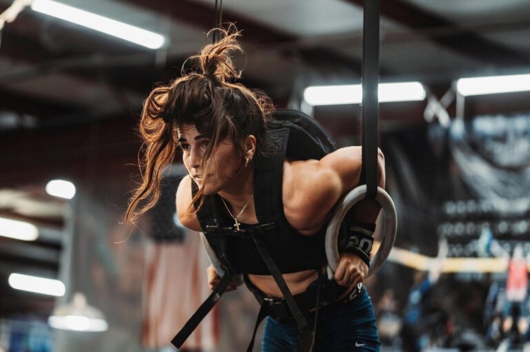 8 Best Female CrossFit Influencers on Instagram You Need To Follow